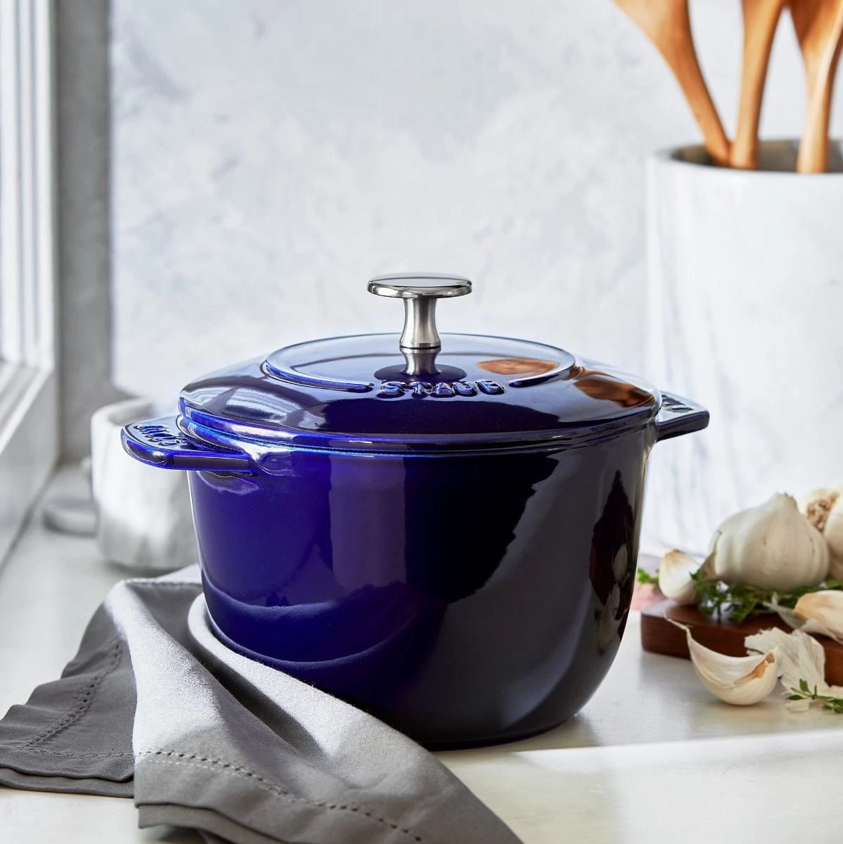 Staub 1.5 Qt. Petite French Oven | Dark Blue 8 Staub 1.5 Qt. Petite French Oven | Dark Blue - Image 6